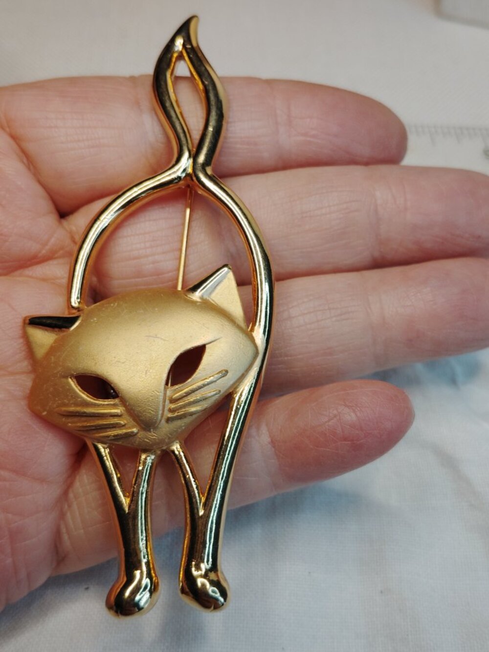 Vintage JJ Attila Cat Brooch, Gold Tone Modernist Kitty Pin, 3.5"